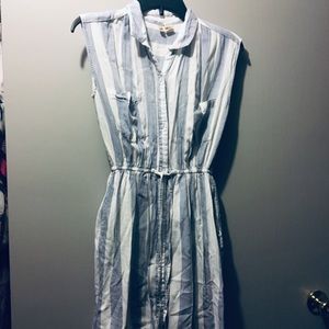 Dress button down pockets